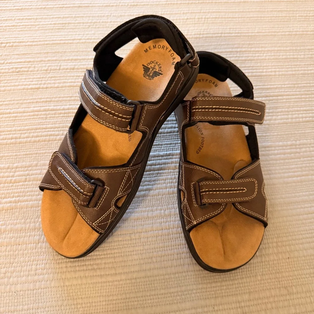 NEW Dockers Mens Dark Brown Memory Foam Fusion Footbed Sandals 90-21389 Size 12M